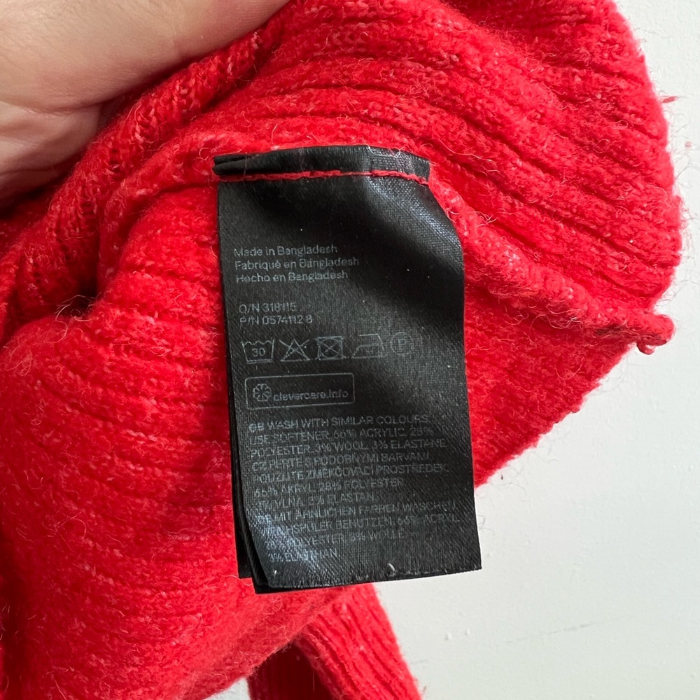 Red Cropped Ribbed Knit Sweater - Picture 5 of 5